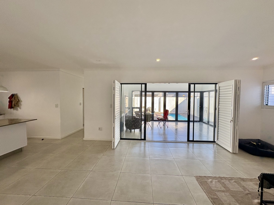 3 Bedroom Property for Sale in Sandown Western Cape